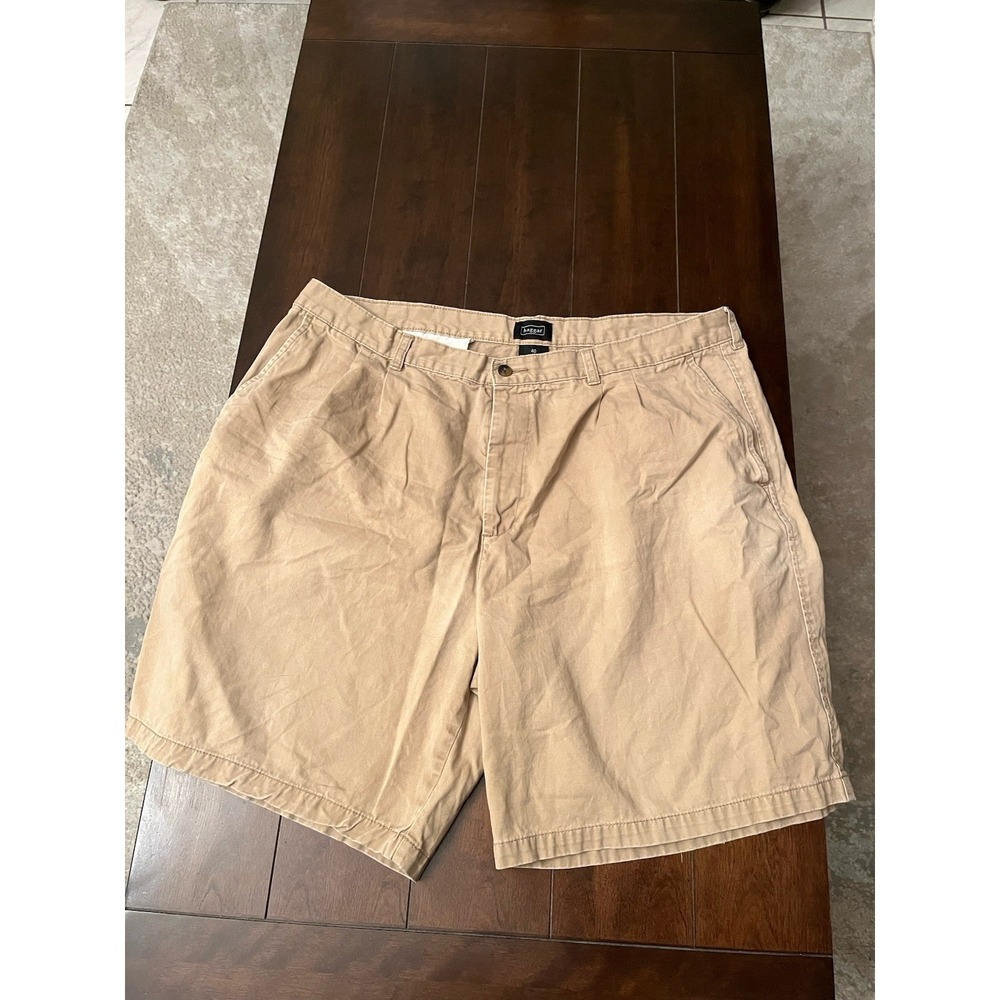 Haggar Mens Shorts Size 40‎ Khaki Color Front and Back Pockets Pleated Front